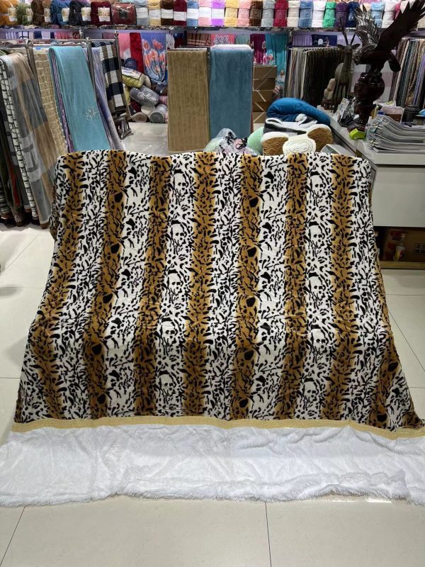 hot Animal Pattern faux fur fleece flannel blanket for winter custom Double -layer bed weighted coral fleece flannel blankets - Image 6