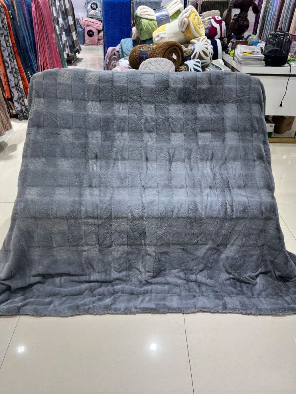 2023 new sherpa throw faux fur fleece flannel blanket for winter custom Double -layer bed weighted coral fleece flannel blanket - Image 4