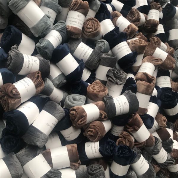 Inventory treatment cheap wholesale fleece flannel blanket for winter custom  coral fleece flannel blankets throw blanket - Image 3