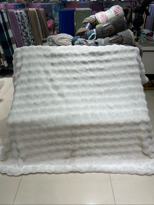 2024Direct sales by manufacturers Warm Tuscan Imitation Fur Blanket & throws bed Winter weight fake fur blanket for winter - Image 5