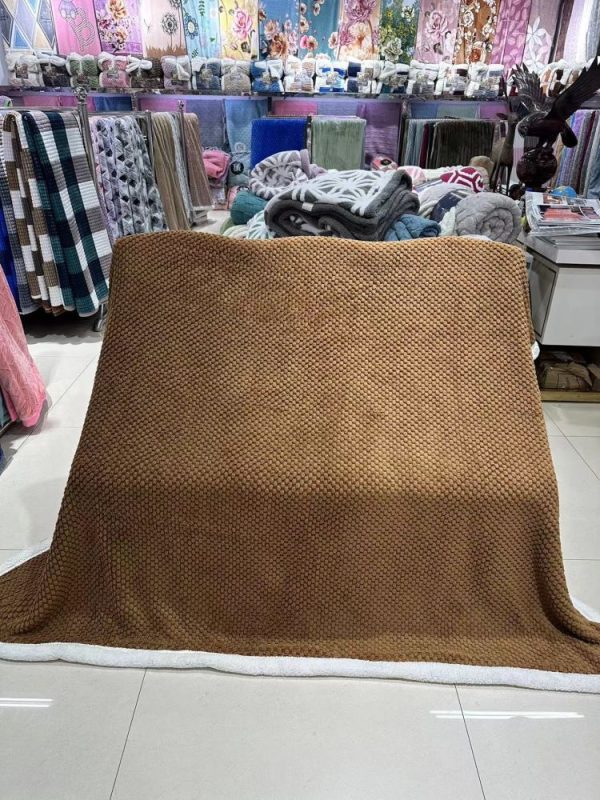 wholesale faux fur wool sherpa throw blanket custom designer flannel blanket warm weight soft blankets - Image 3