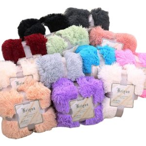2024 new wholesale flannel fluffy faux fur blanket blanket for winter travel sublimation candy color blankets