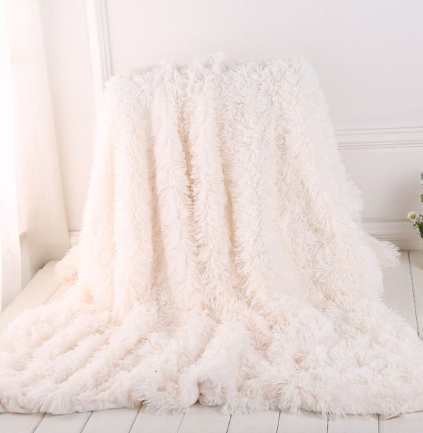 2024 new wholesale flannel fluffy faux fur blanket blanket for winter travel sublimation candy color blankets - Image 2