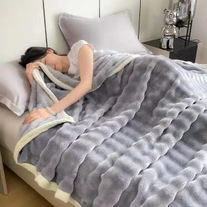 checkered fluffy blankets wholesale plush blankets for winter solid color bed fleece winter blankets